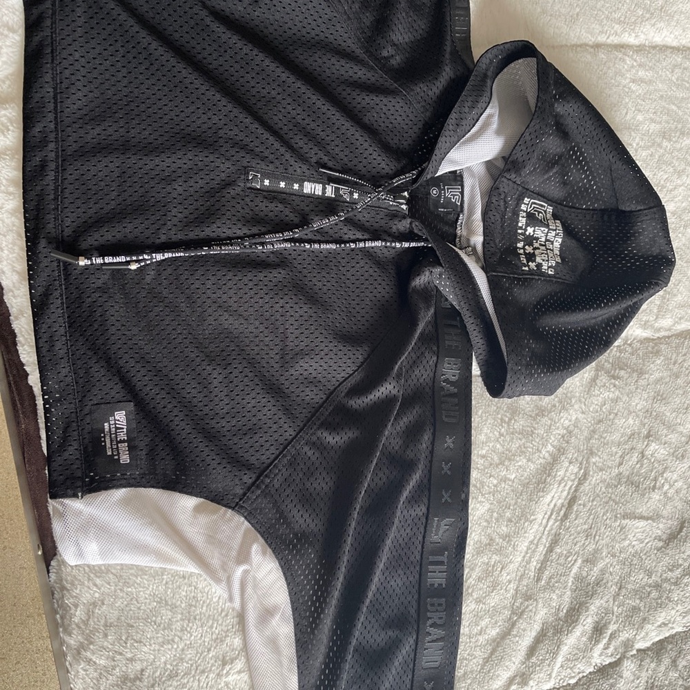 LF the brand Chic athletic style top M